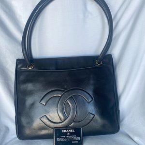 SOLD🔥TIMELESS CHANEL LAMBSKIN LEATHER TOTE BAG